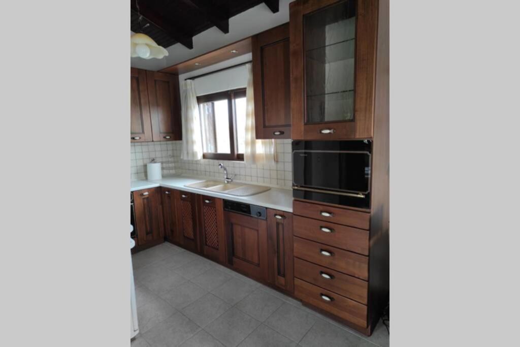 Vila Artemis Penthouse 10 Minute From National Airport Exteriér fotografie