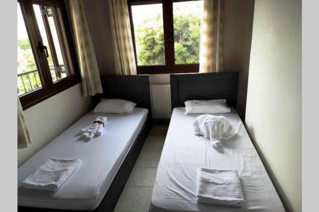 Vila Artemis Penthouse 10 Minute From National Airport Exteriér fotografie